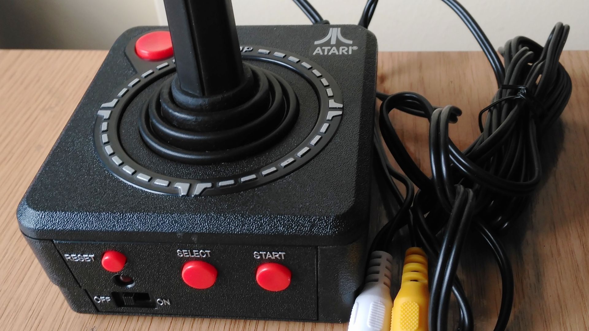 File:Atari Plug & Play TV Games (10 classic games) (8).jpg