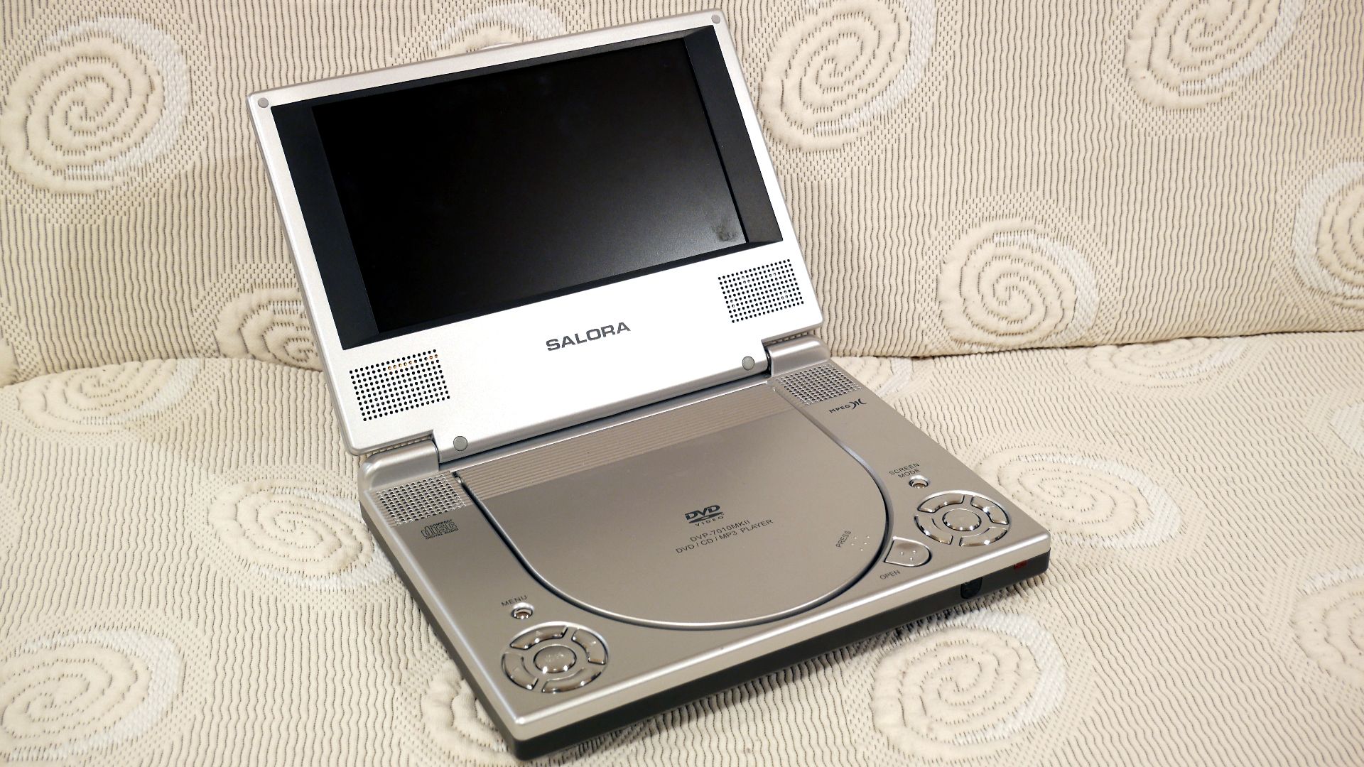 File:Salora portable DVD player.jpg