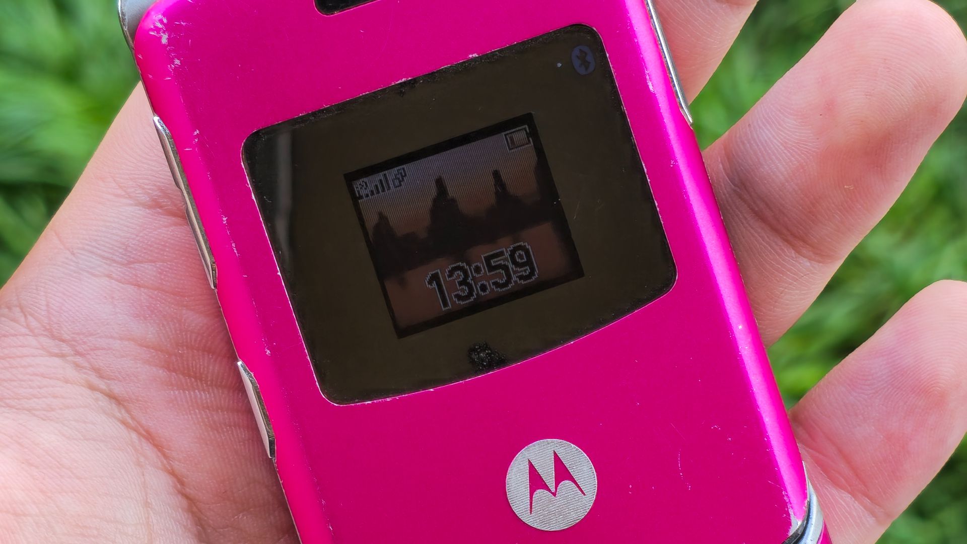 File:Motorola RAZR V3 (Pink) - Front (Closed).jpg
