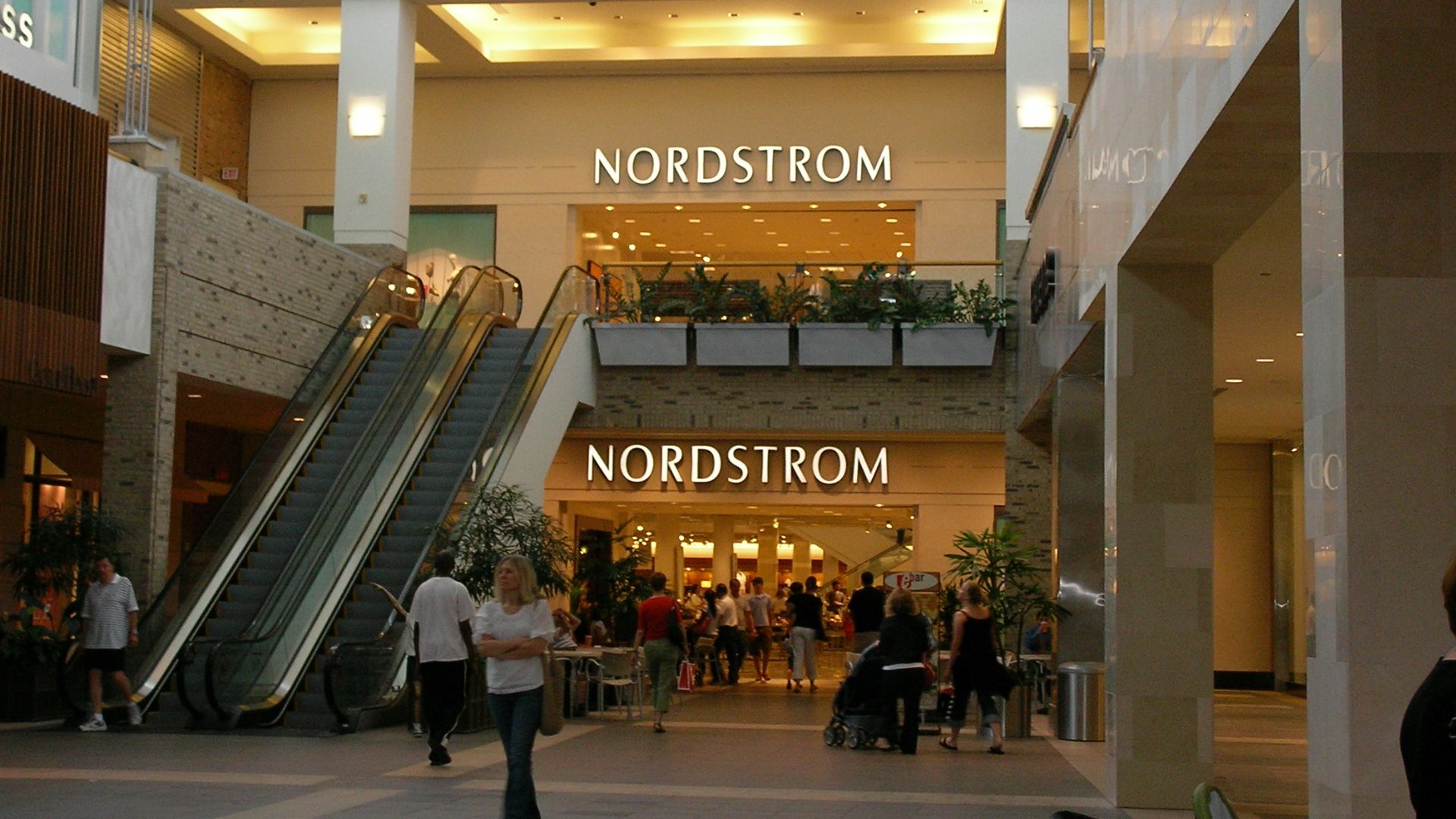 File:Southpoint Mall Nordstrom.JPG