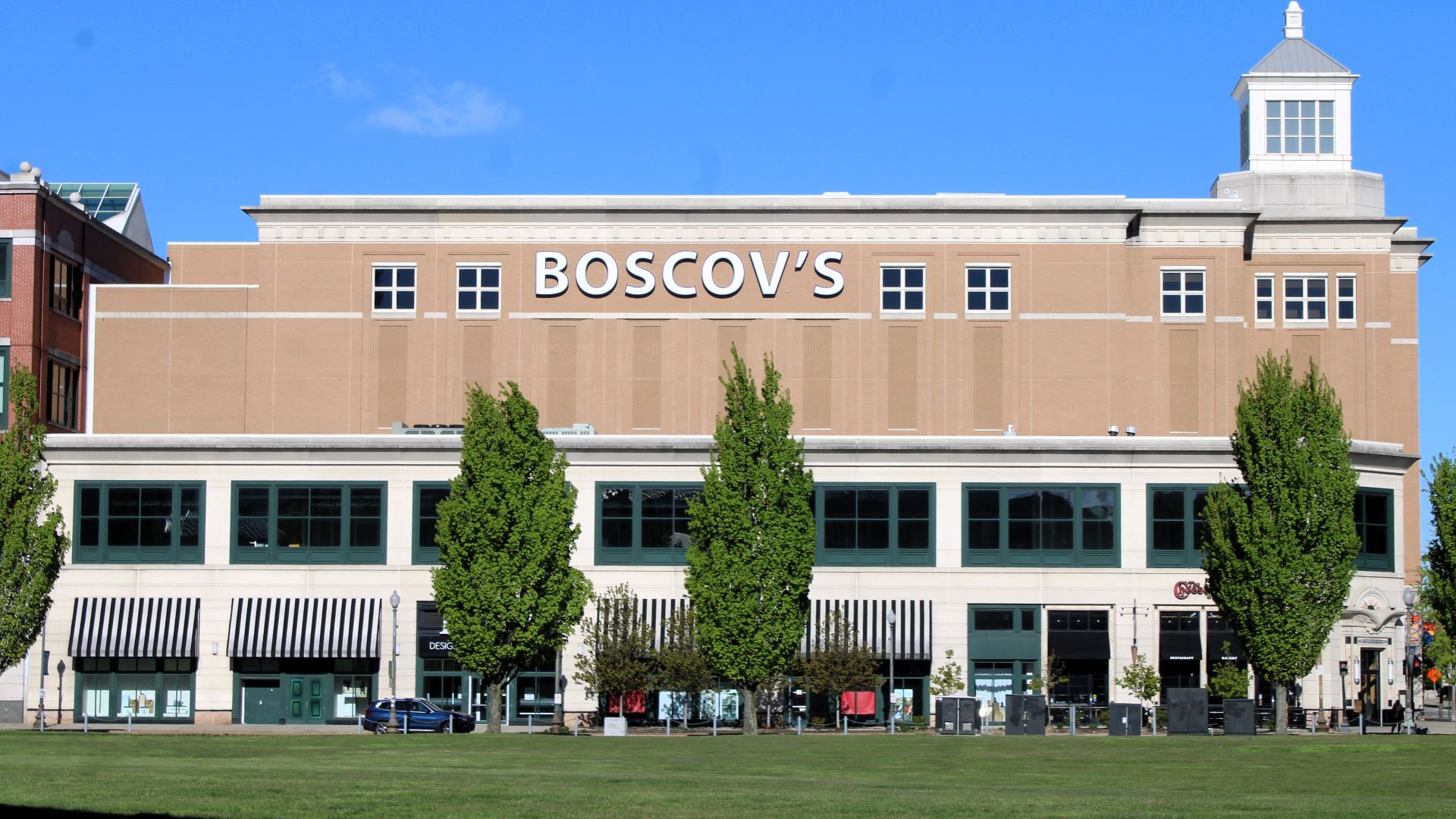 File:Boscov's - Providence.jpg