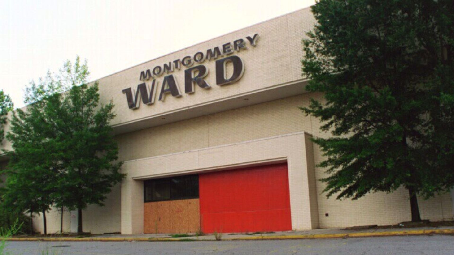 File:Abandoned Montgomery Ward.jpg