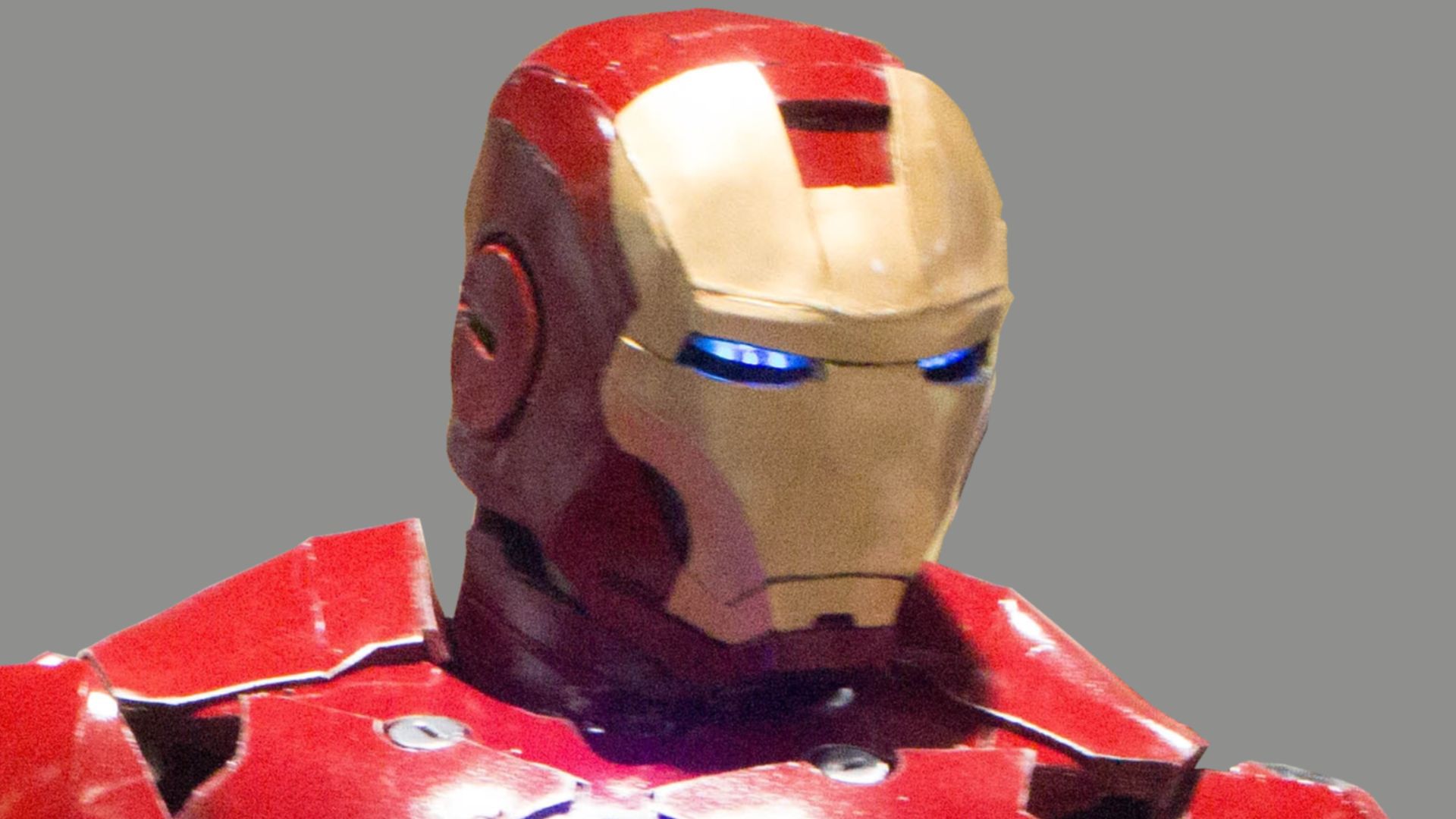 File:Cosplaying Iron Man at LBCC 2013 (cropped, edited background to gray).jpg