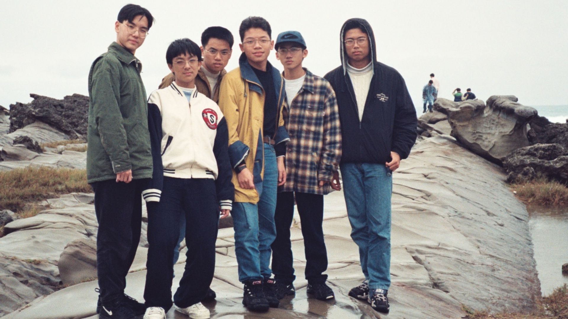 File:1997 adolescent school boys on a trip in eastern Taiwan.jpg
