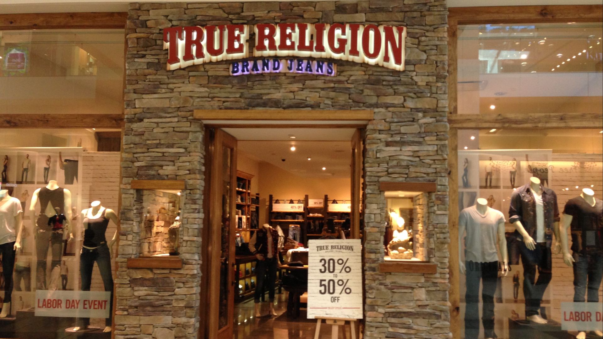 File:True Religion Brand Jeans - panoramio.jpg