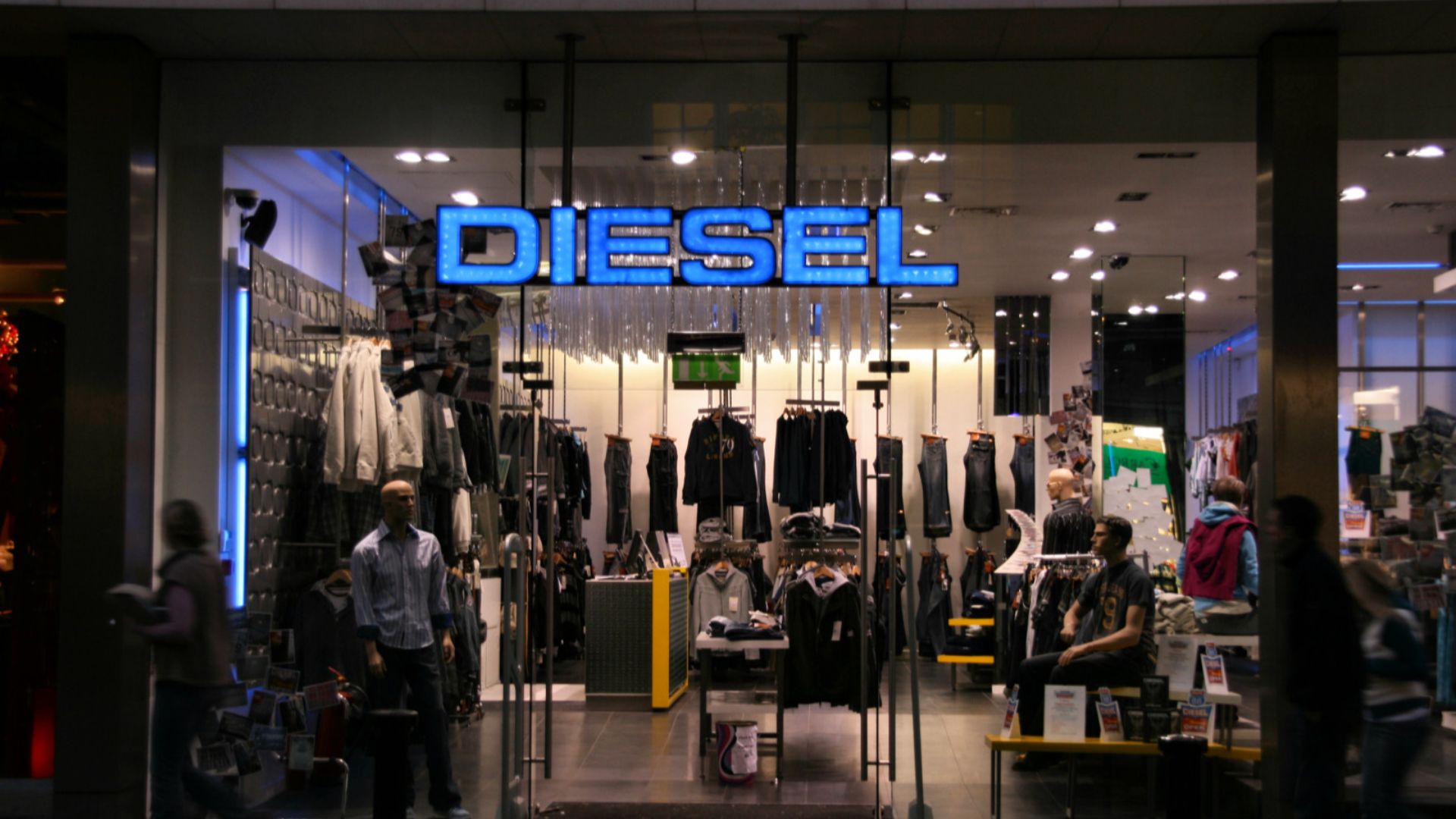 File:Diesel store.jpg