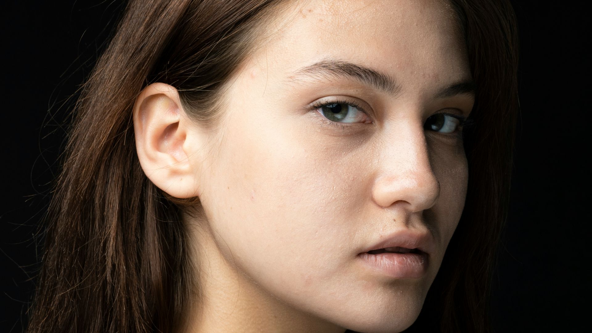 woman in black crew neck shirt