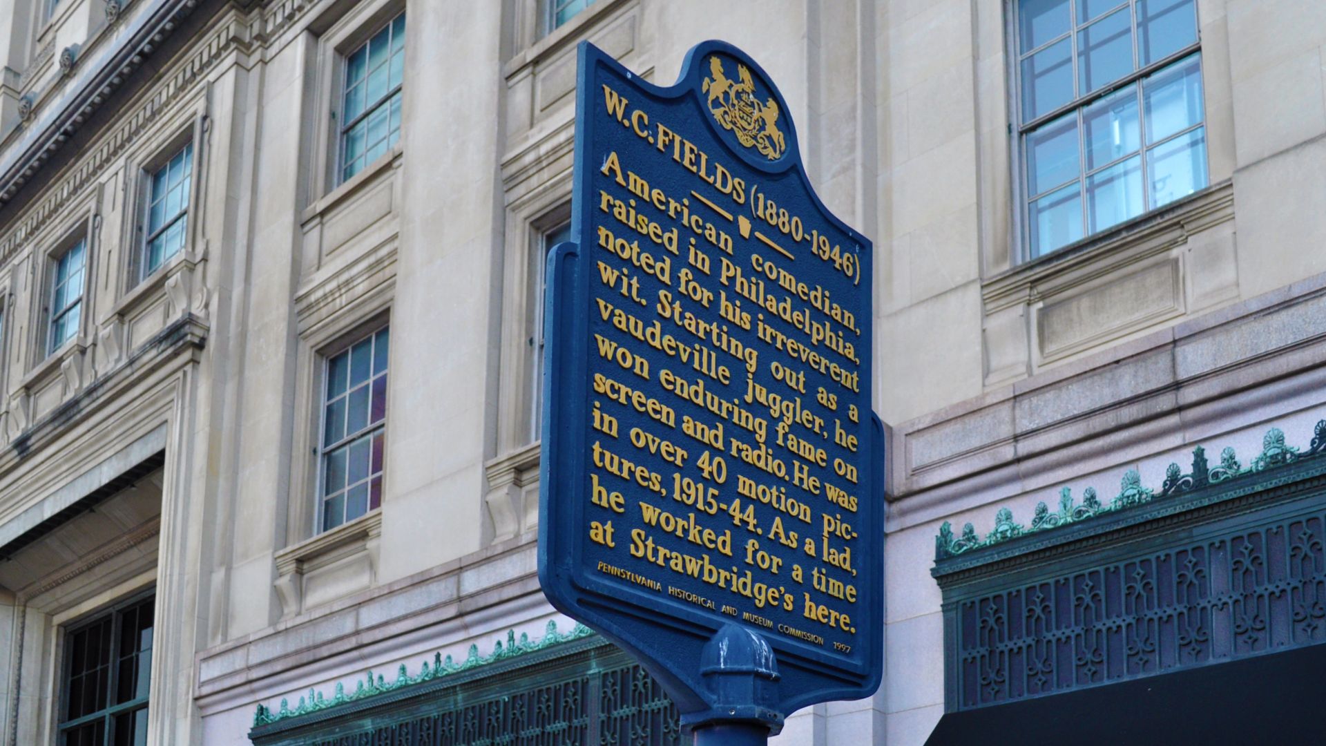 File:WC Fields Historical Marker at Market and N 8th Sts Philadelphia PA (DSC 4771).jpg