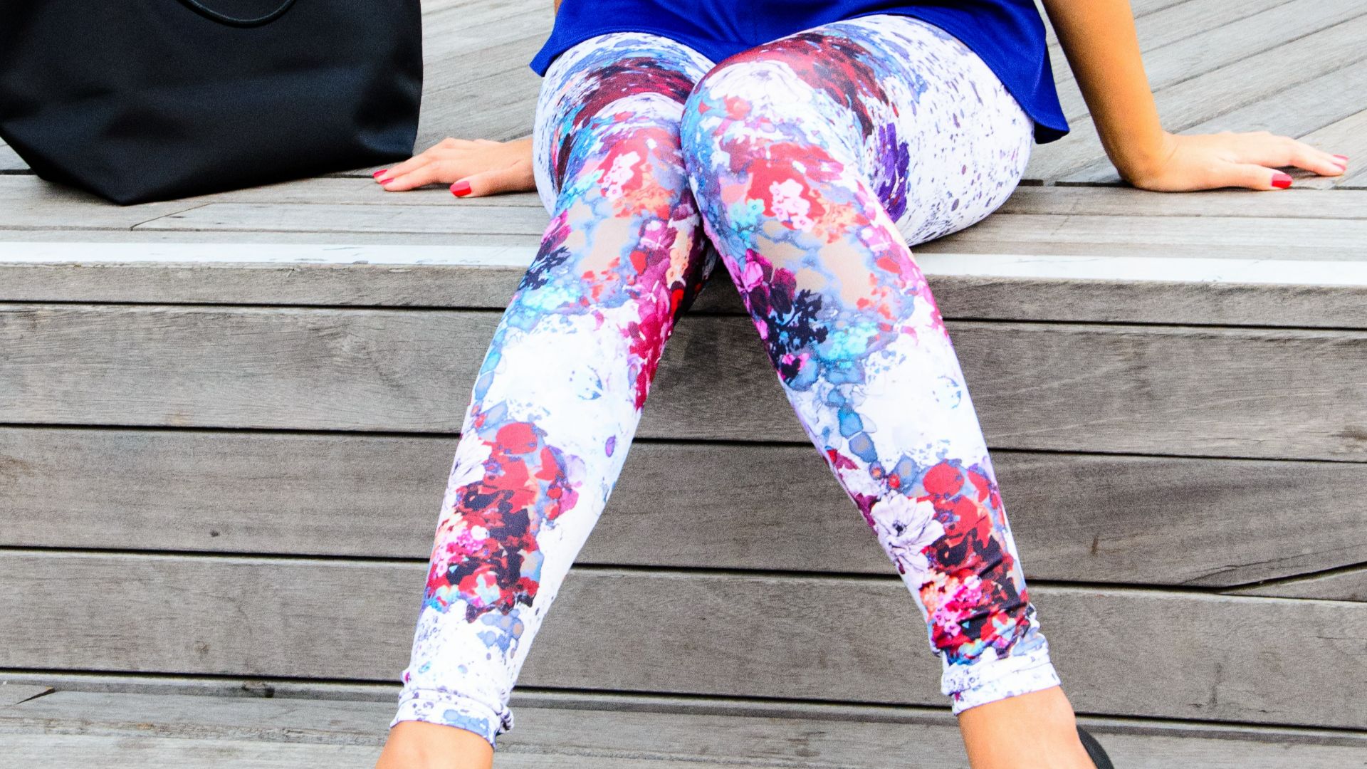 File:Blue top and leggings.jpg