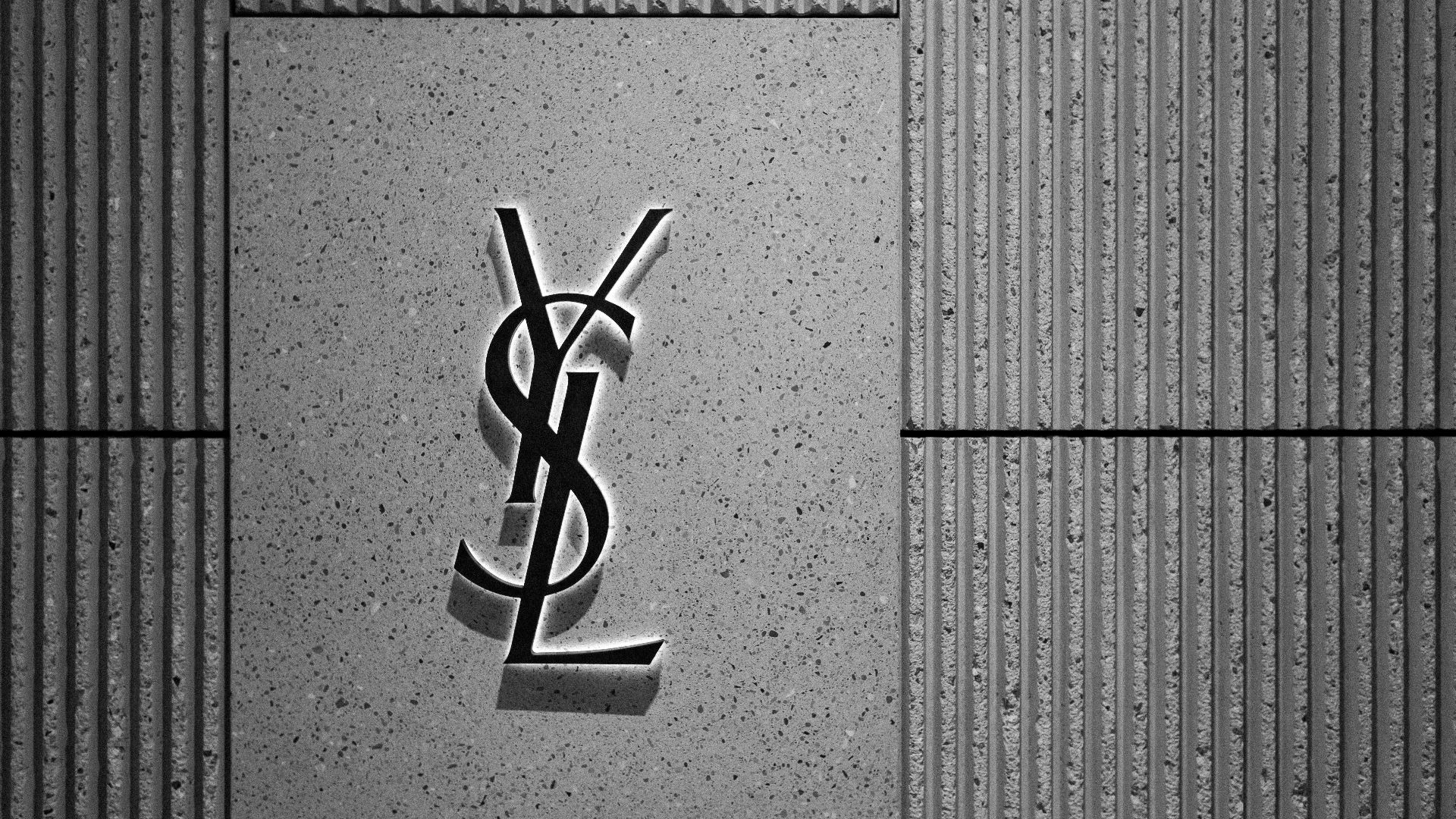 A black and white photo of a saint louis logo