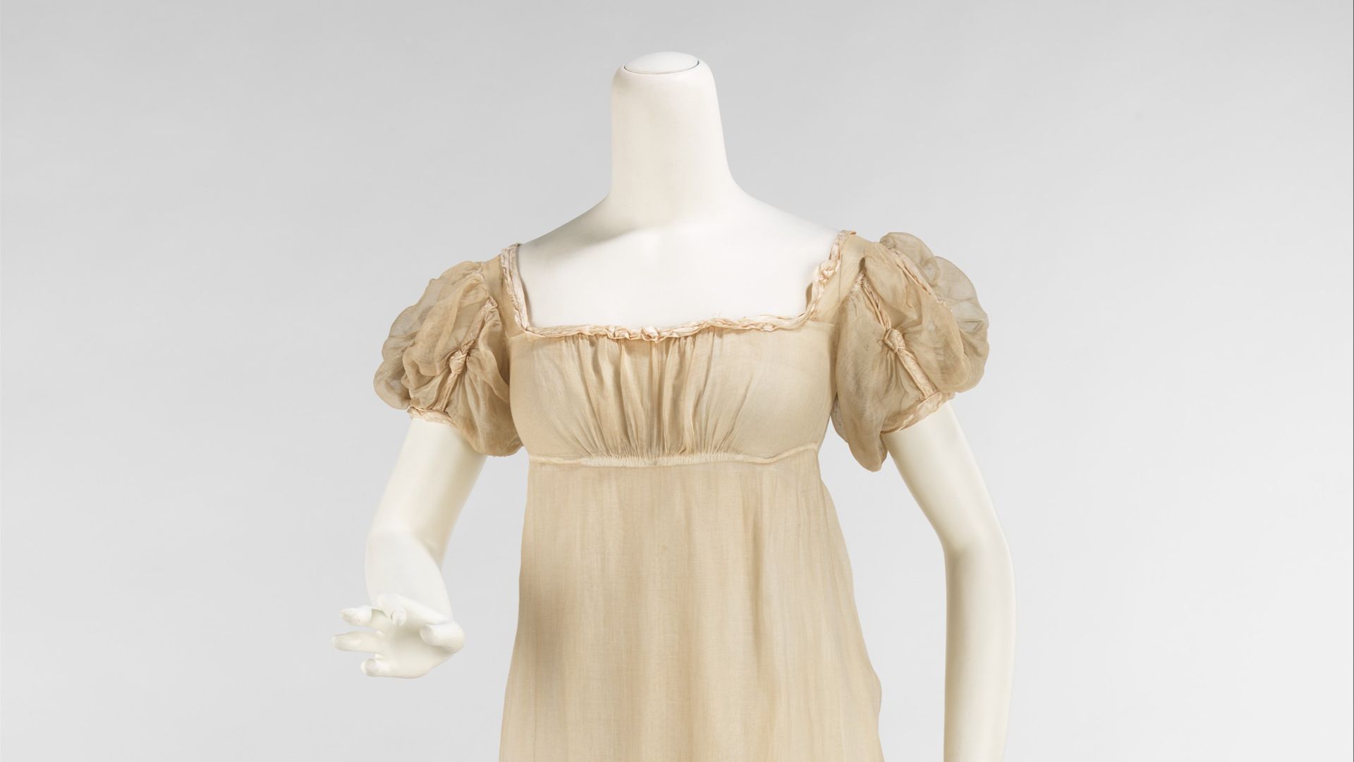 File:1810 Women's Dress American Empire Silhouette.jpg