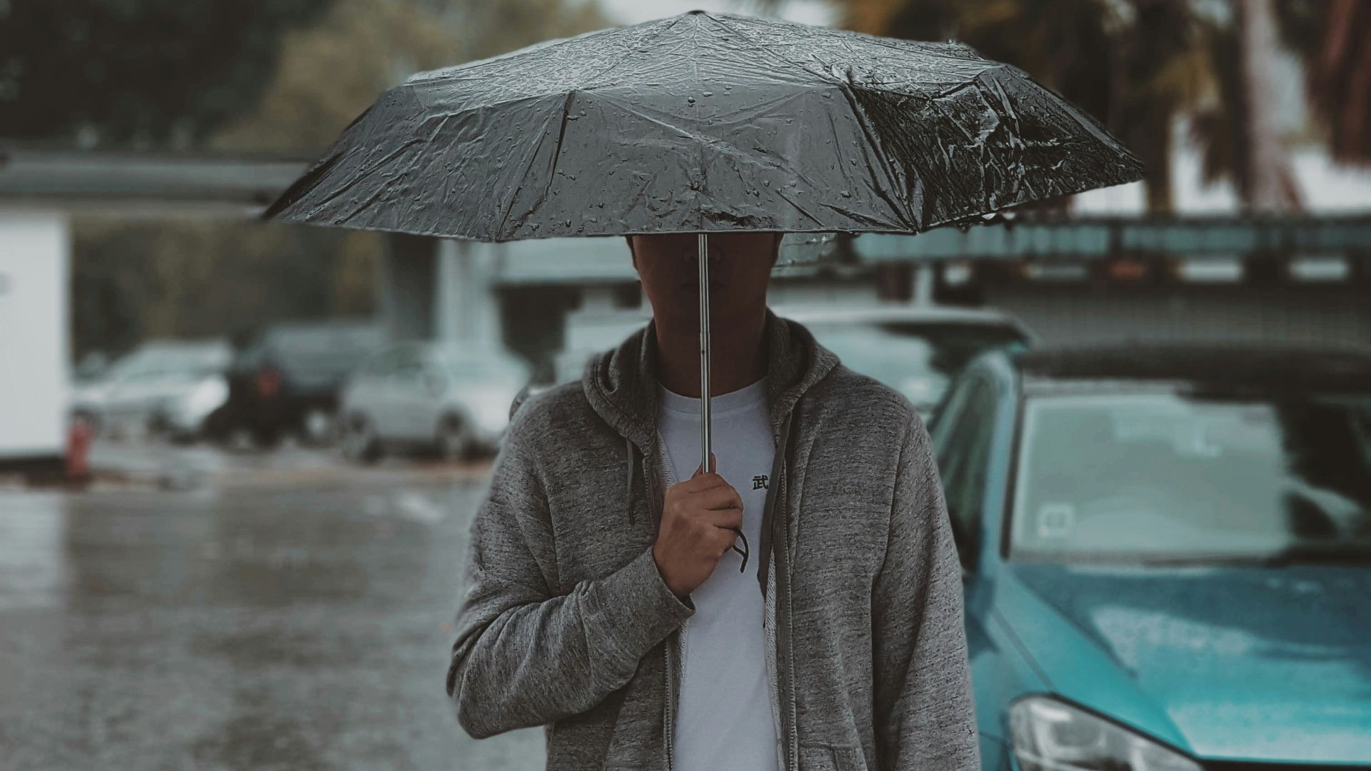 men's gray zip-up hoodie