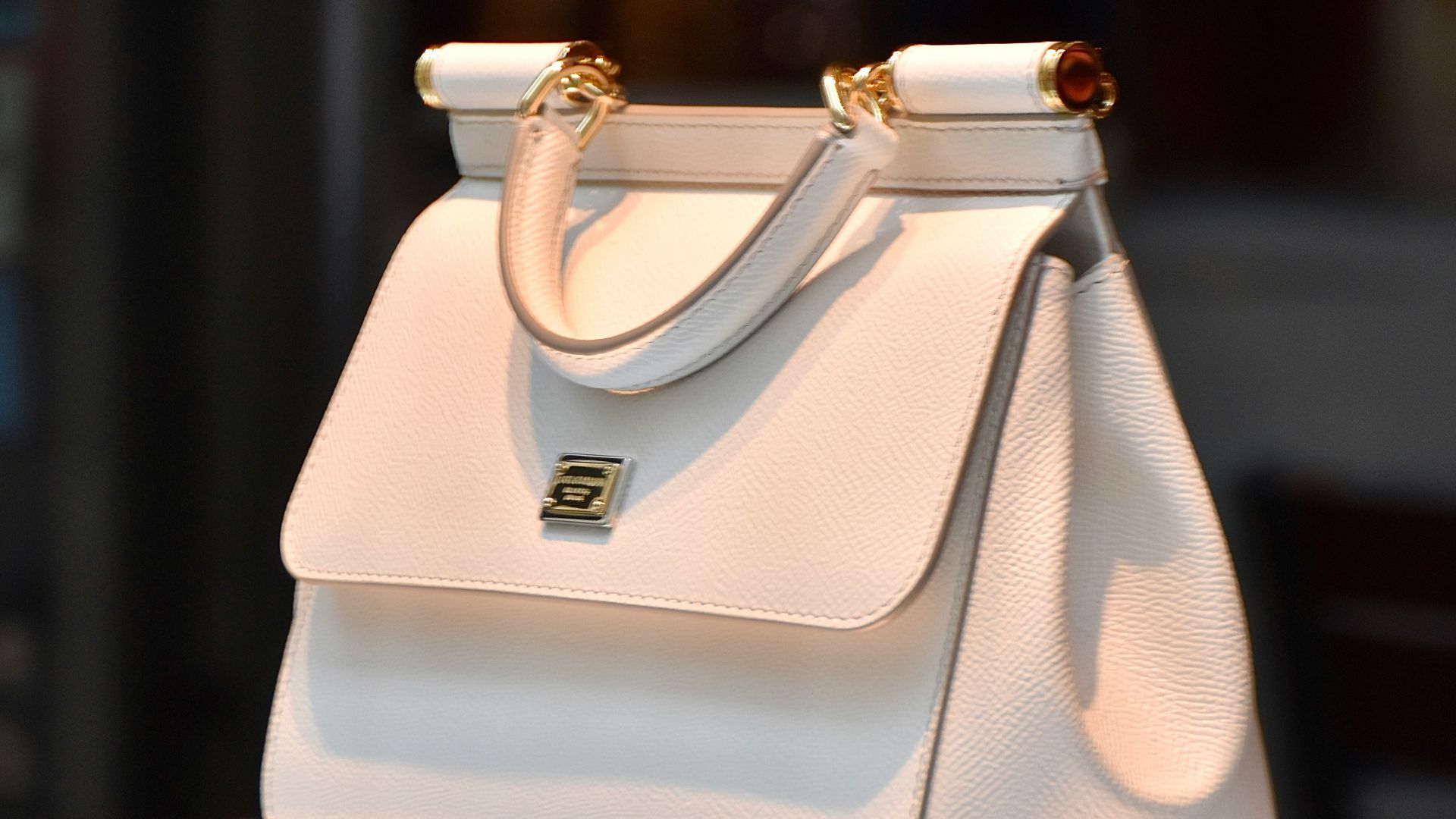 17792123444edd3c5fb3e0431fa414b0175058400c457dda6d.jpg
