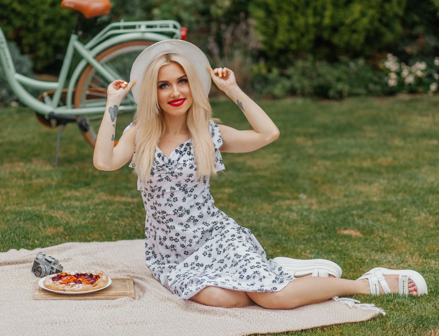20 First-Date Looks That Make People Assume Your Entire Personality ...