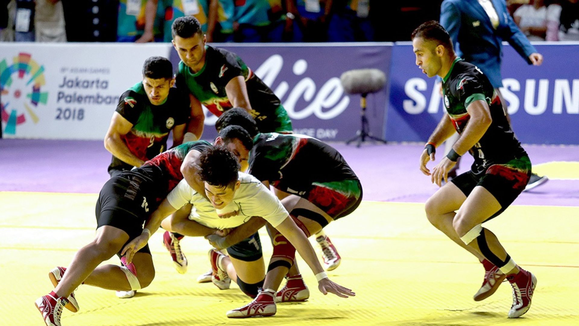 File:Iran men's national kabaddi team 13970602000432636707284535394012 98208.jpg