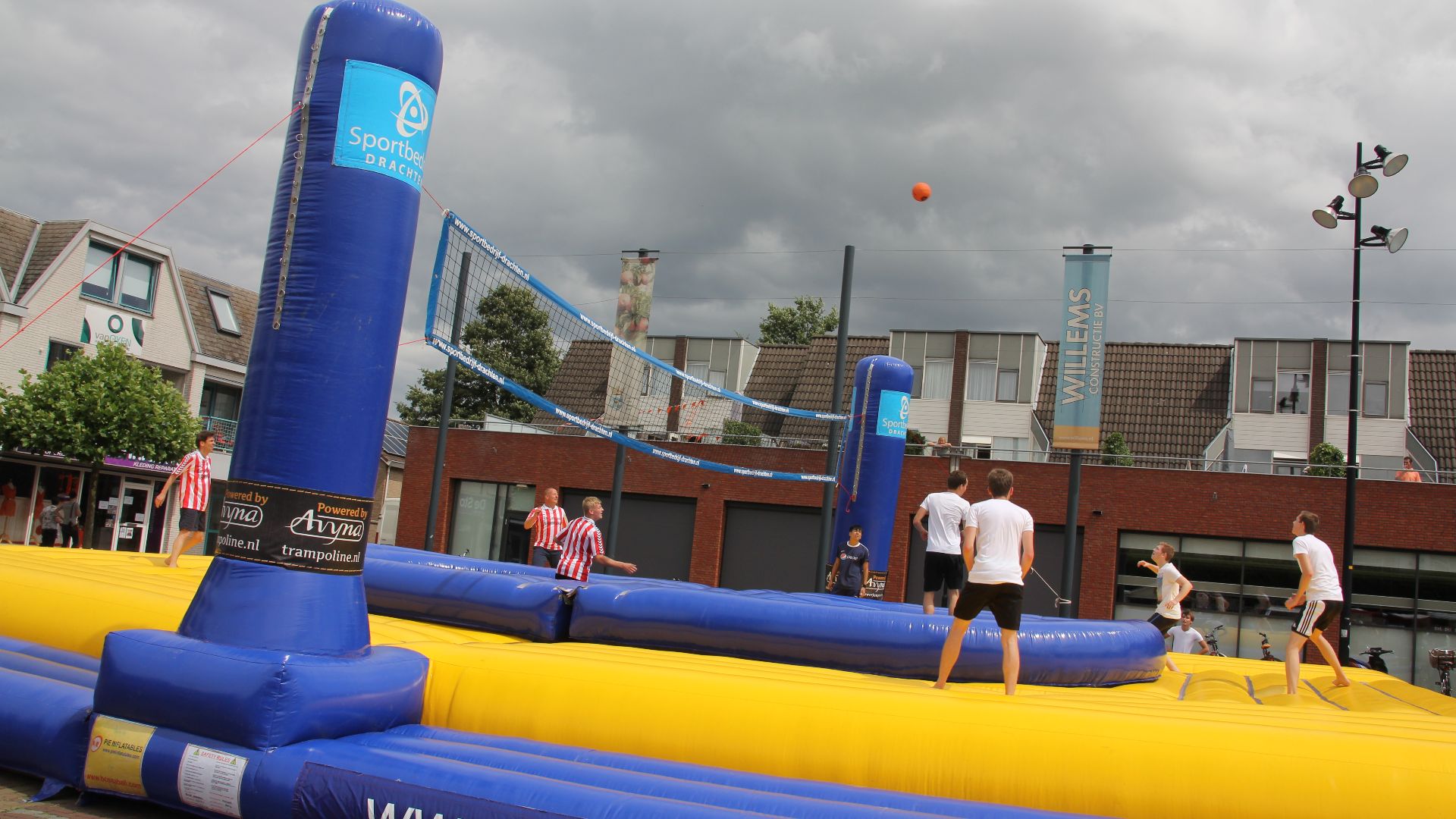 File:Bossaball 2014 (14699132465).jpg