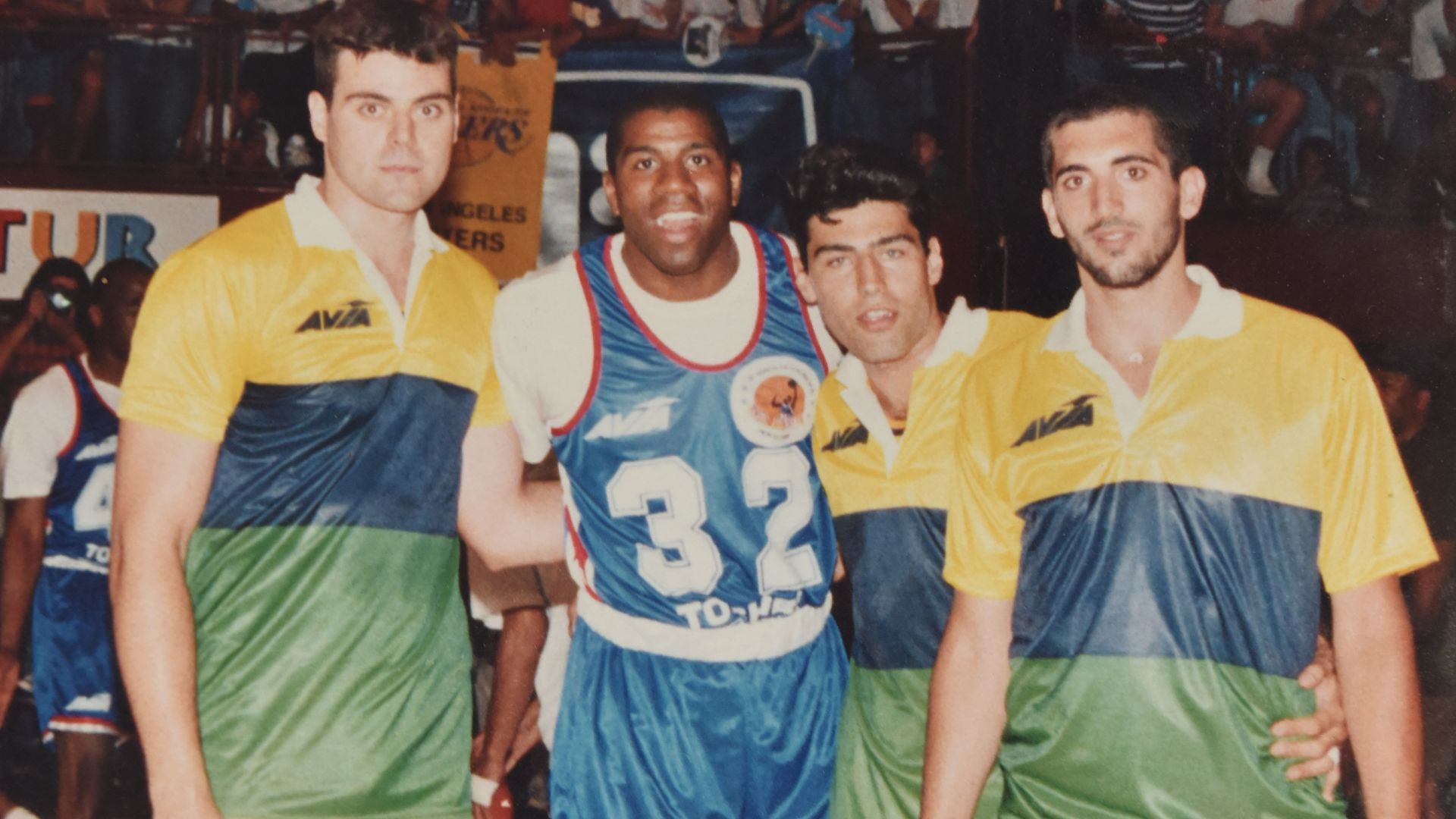 File:Magic Johnson argentina 2.jpg