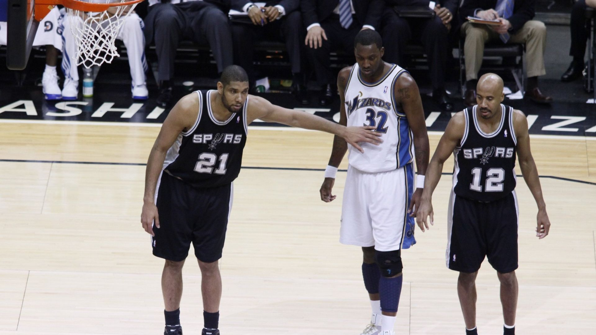 File:Tim Duncan, Andray Blatche, and Bruce Bowen 2009-02-21.jpg