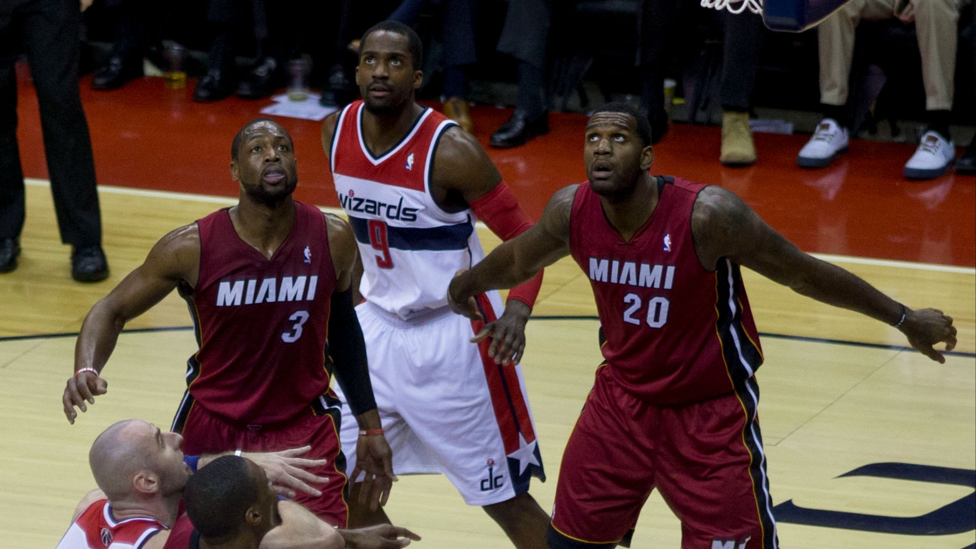 File:Dwyane Wade Greg Oden.jpg