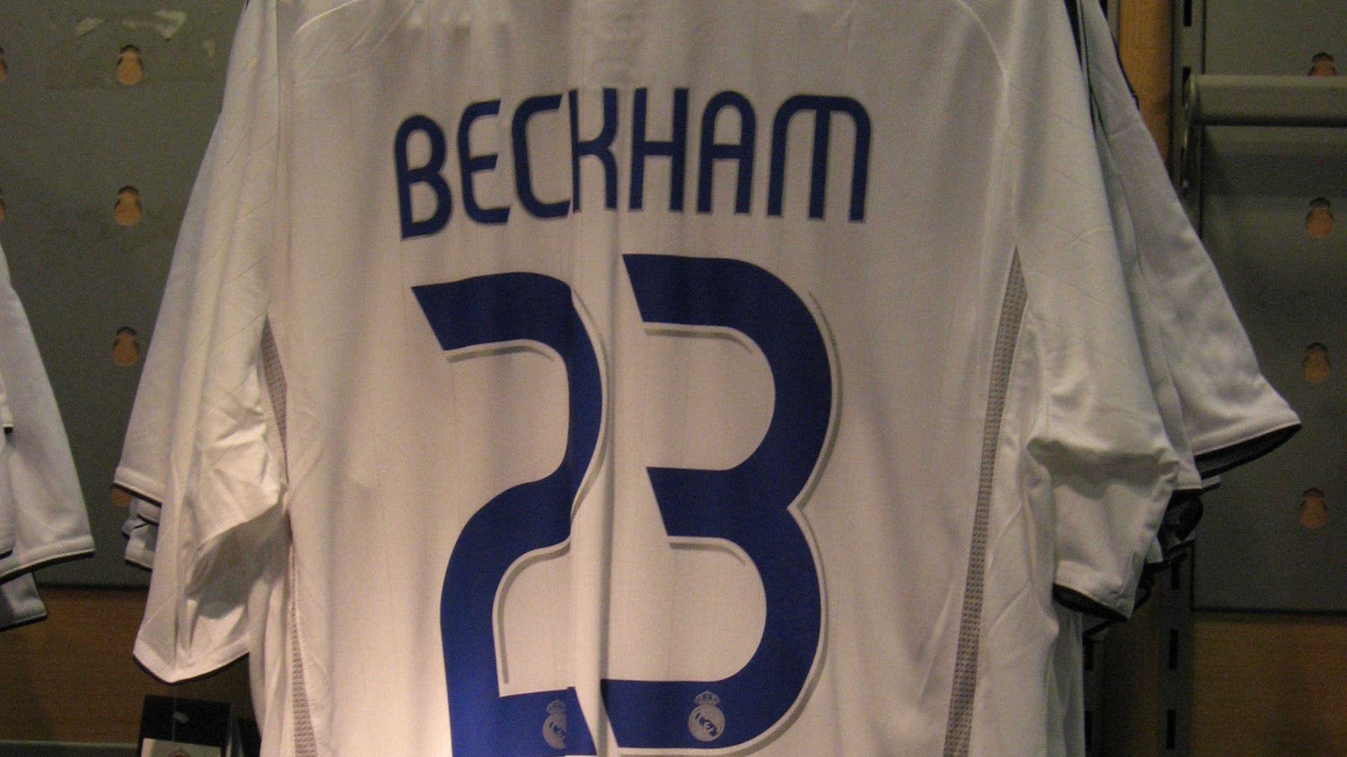 File:Beckham shirt Real Madrid.jpg