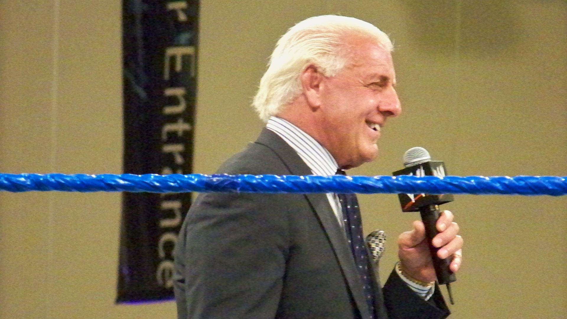 File:Ric Flair repond aux questions.jpg