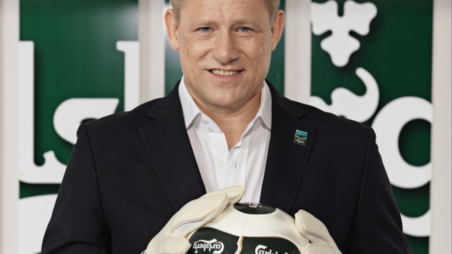 File:Peter Schmeichel 2012-01-25 001.jpg