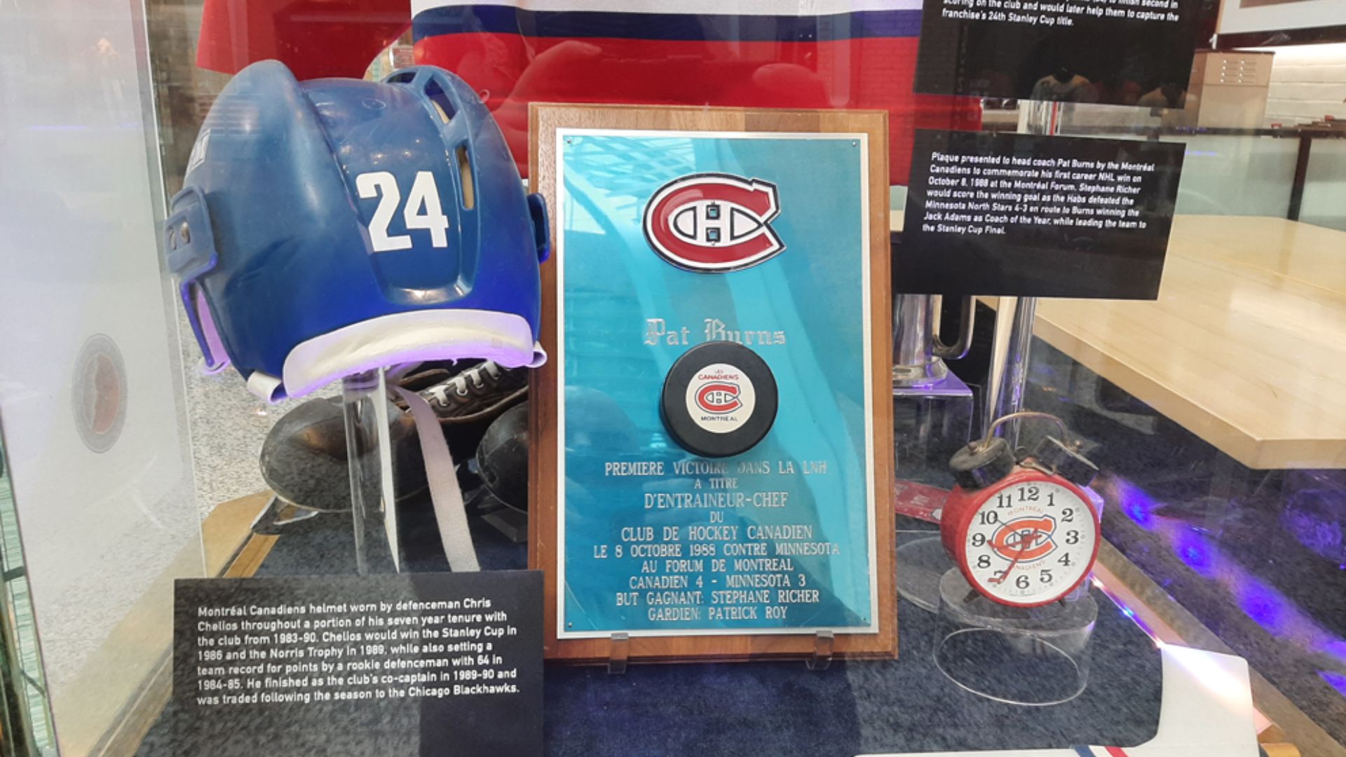 File:Pat Burns plaque and Chris Chelios helmet (photo by Djuradj Vujcic).jpg