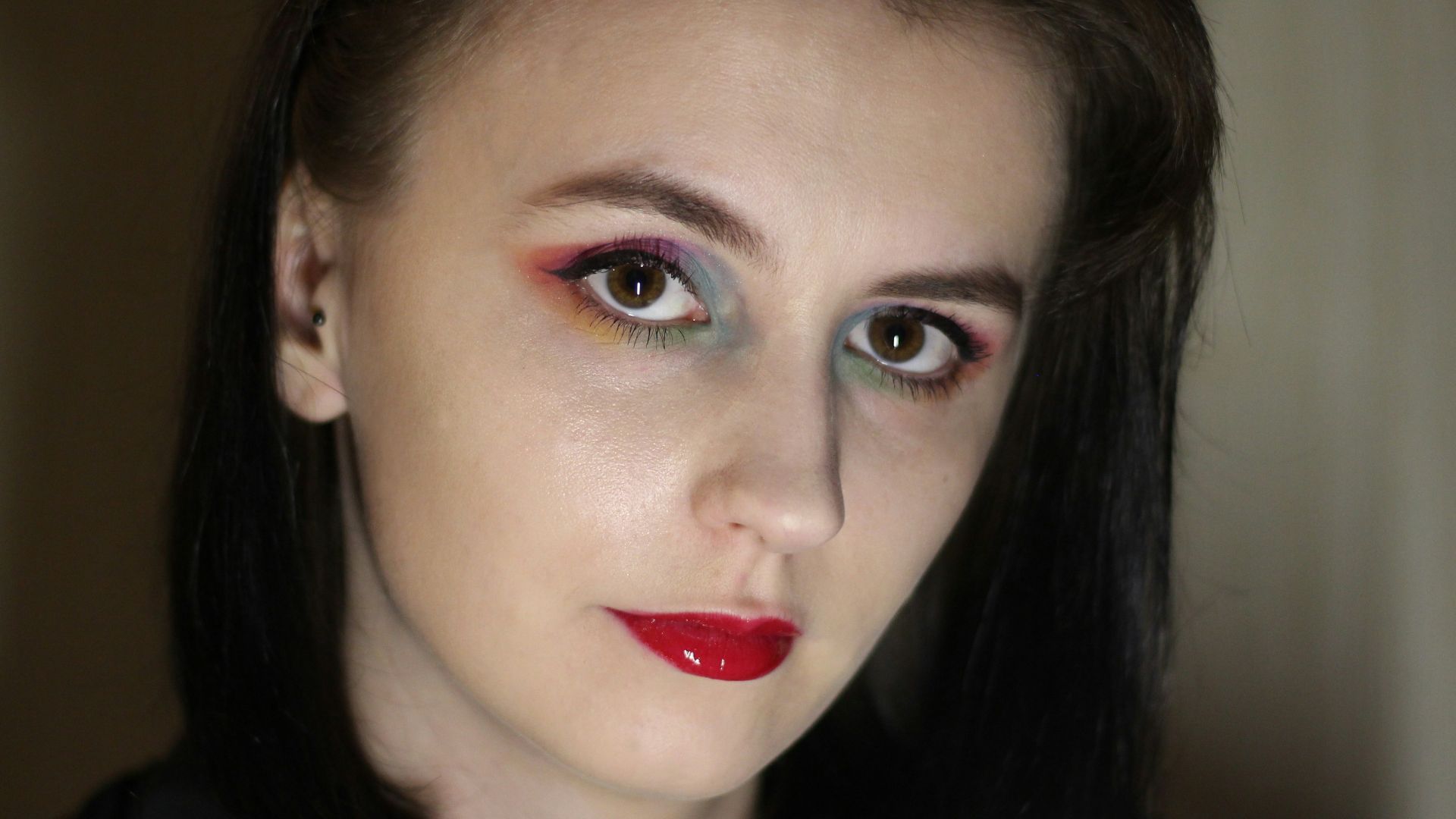 woman with red lipstick