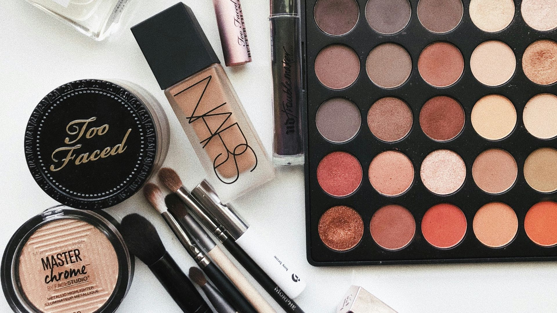 close-up photography of assorted cosmetics