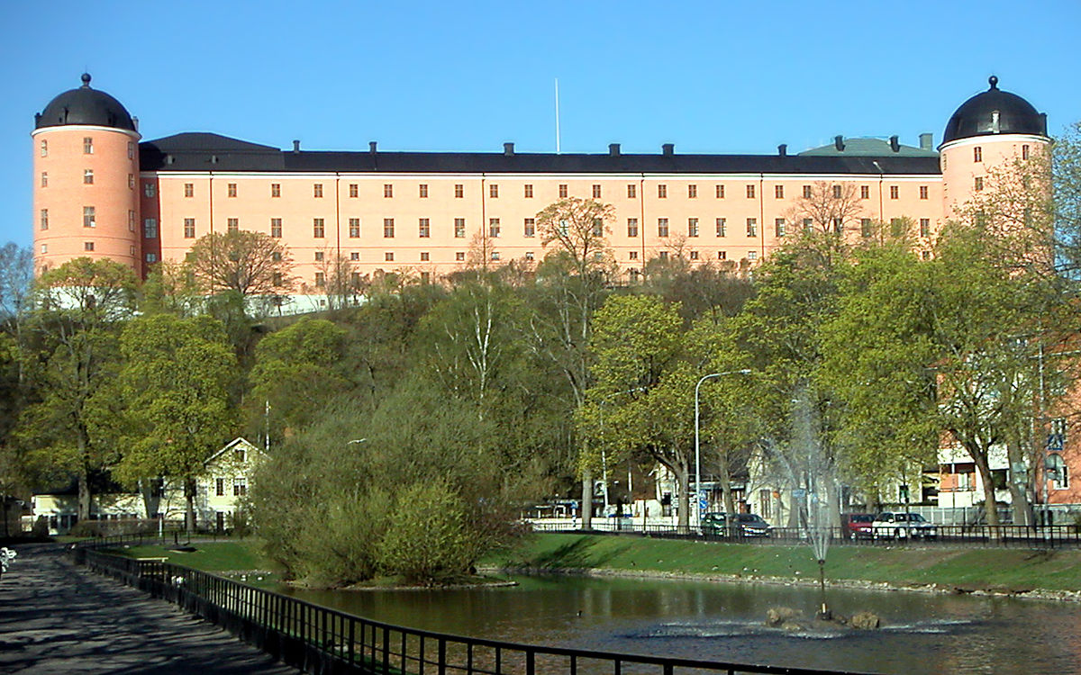 1200px-uppsala_slott-2-1541394582755.jpg