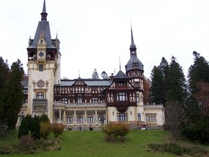 1280px-Peles_Castle_-_2005-300x225.jpg