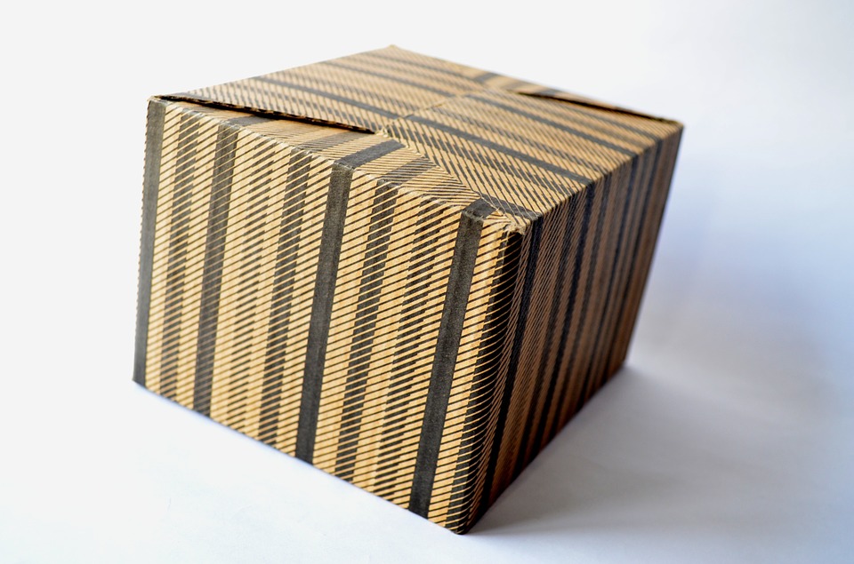 cardboard-box-389934_960_720-1542373595670.jpg