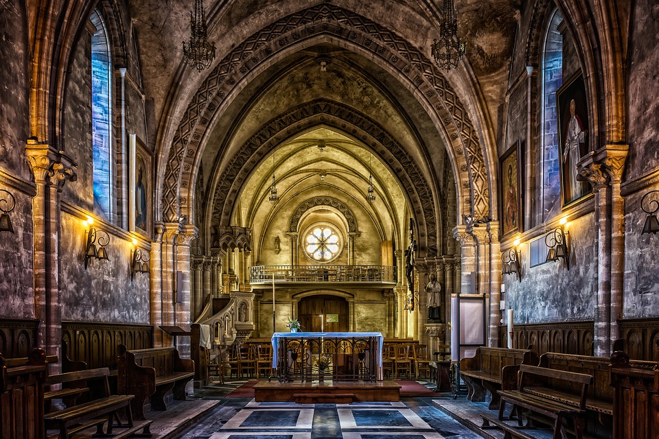 church-3284639_960_720-1542373497085.jpg