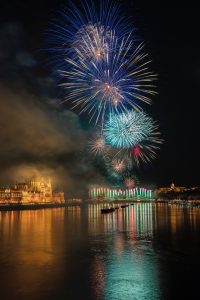 daniel-olah-788793-unsplash-200x300.jpg