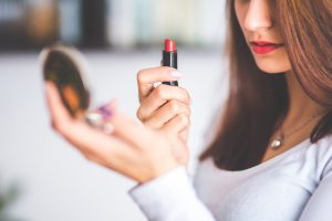 lipstick-791761-300x200.jpg
