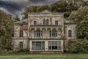 lost-places-2759275_1920-300x200.jpg