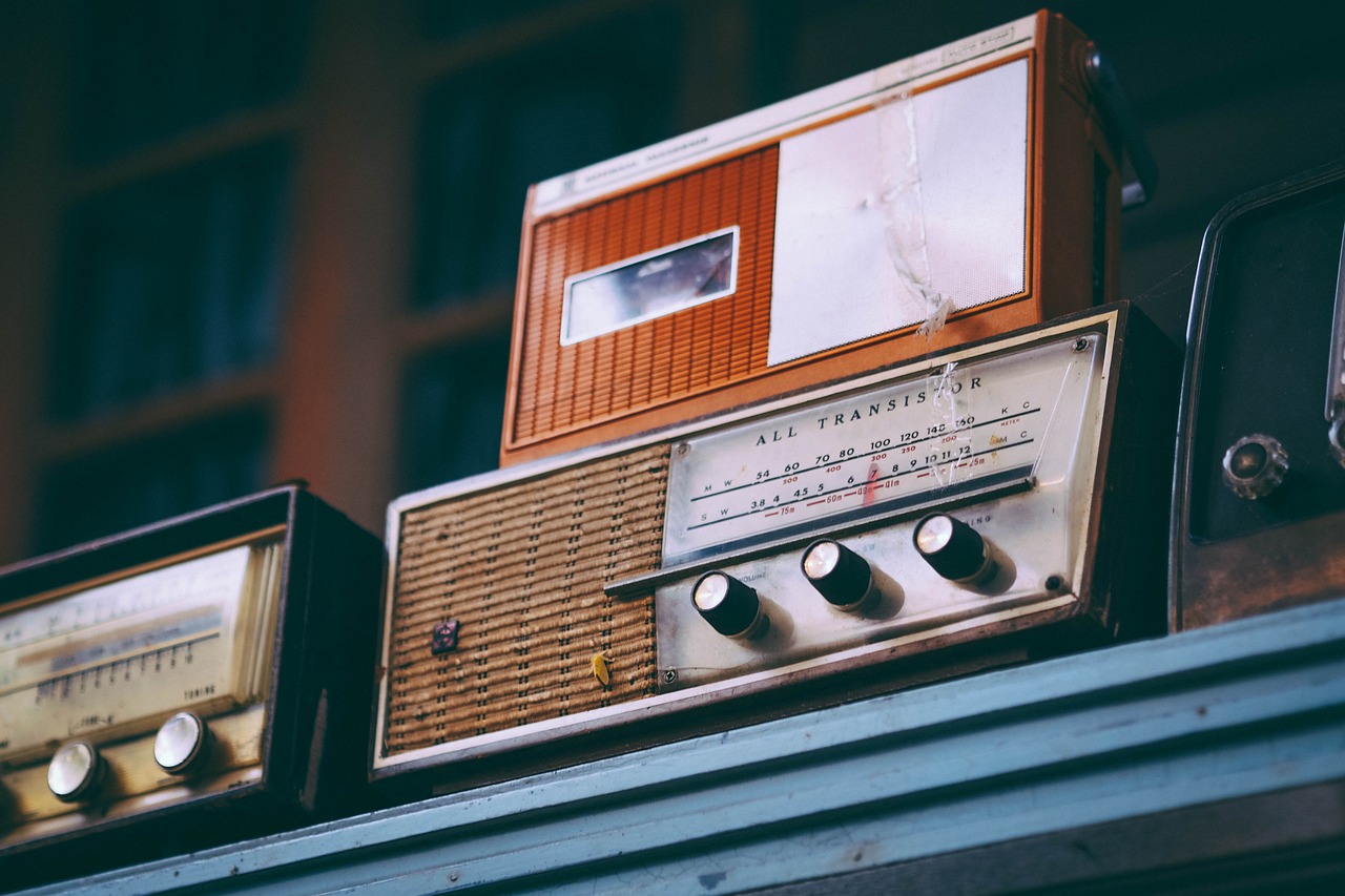 radio-2974649_1280-1542309052992.jpg