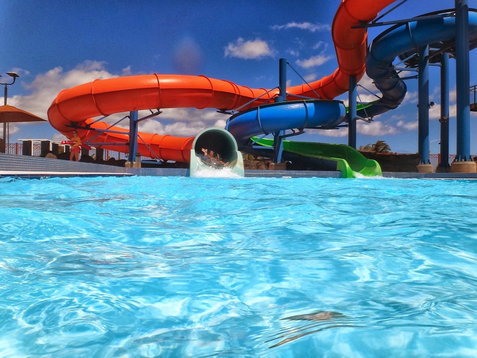 waterslide-398249_960_720-1542400582610.jpg