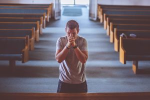 praying-2179326-300x200.jpg
