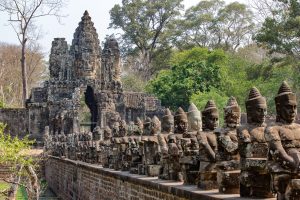 angkor-thom-1349581-300x200.jpg