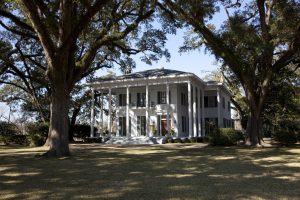 mansion-559278_1920-300x200.jpg