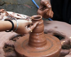 pottery-166798_1920-300x244.jpg