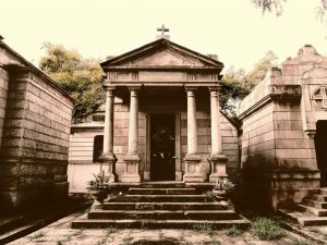 tomb-1534315_1920-300x225.jpg