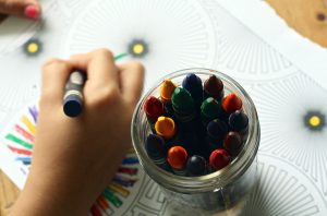 crayons-1445053_1920-300x198.jpg
