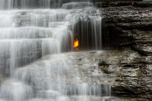 800px-Eternal_flame_falls_7252-300x200.jpg