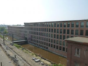 Appleton_Mills_Lowell_MA_south_side_2011-09-03-300x225.jpeg