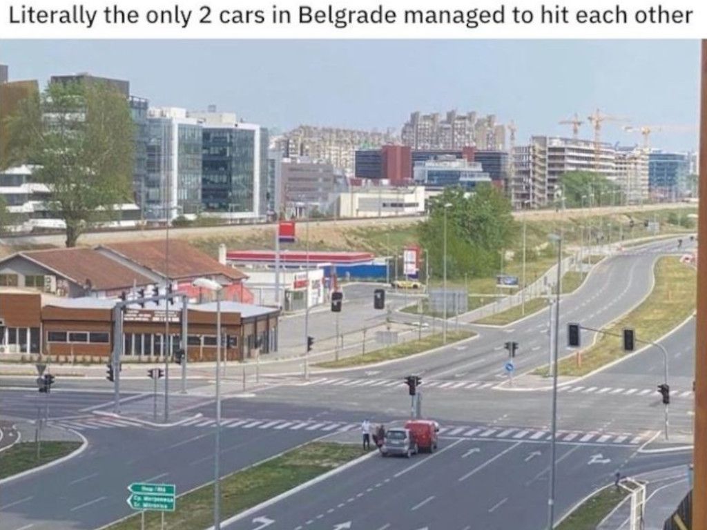 4-Dumb-Moments-Road-Left-People-Speechless-Facebook-Autodebil.jpg.optimal.jpg