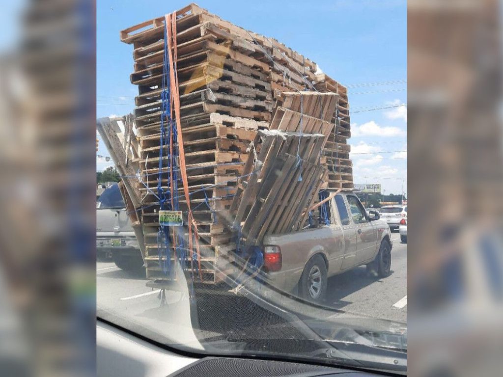 4-Dumb-Moments-Road-Left-People-Speechless-Pinterest.jpg.optimal.jpg