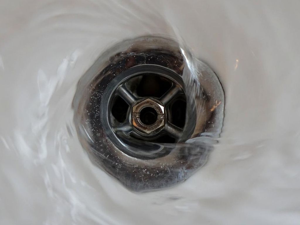 Real-Life-Roommate-Horror-Stories-64.jpg.optimal.jpg