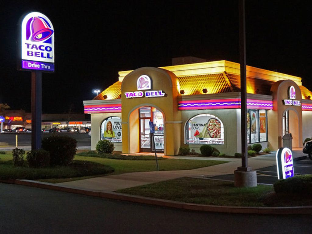 resize1024px-Taco_Bell_Night-1-768x512-1.jpg.optimal.jpg